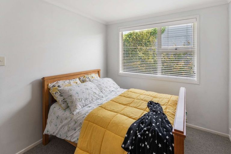 Photo of property in 2/6 Hood Place, Spotswood, New Plymouth, 4310