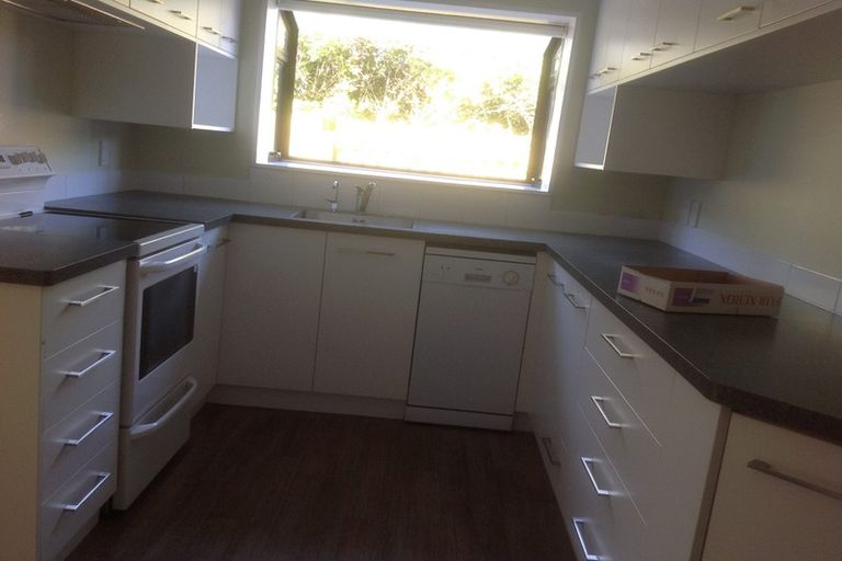 Photo of property in 85c Oxford Street, Tawa, Wellington, 5028