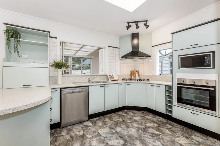 Photo of property in 202 Clyde Street, Island Bay, Wellington, 6023