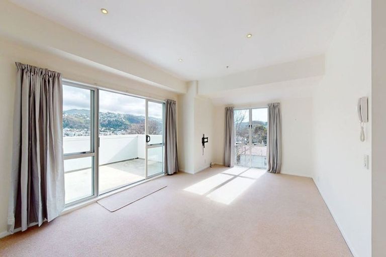 Photo of property in Coromandel Heights, 5/111 Coromandel Street, Newtown, Wellington, 6021