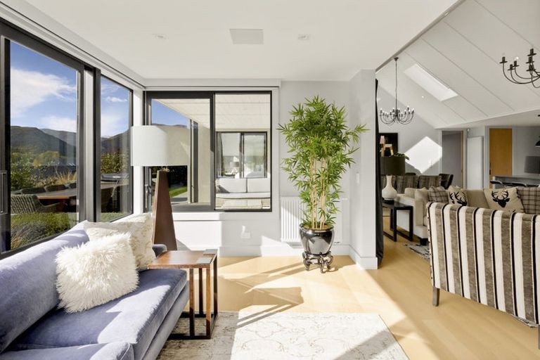 Photo of property in 4 Owen Marshall Lane, Arrowtown, 9371