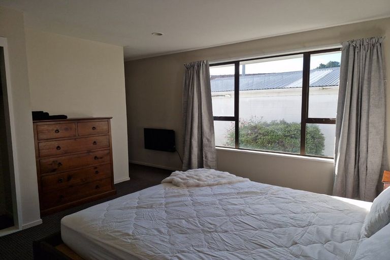 Photo of property in 9 Mckellar Place, Hornby, Christchurch, 8042