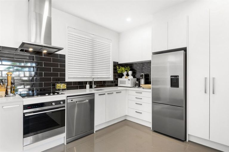 Photo of property in 6/50 Ocean View Road, Northcote, Auckland, 0627