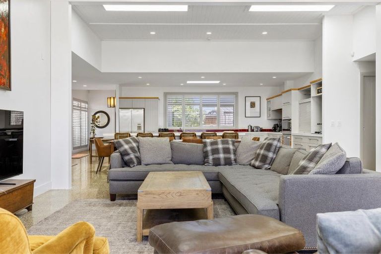 Photo of property in 8 Kuiwai Drive, Rainbow Point, Taupo, 3330