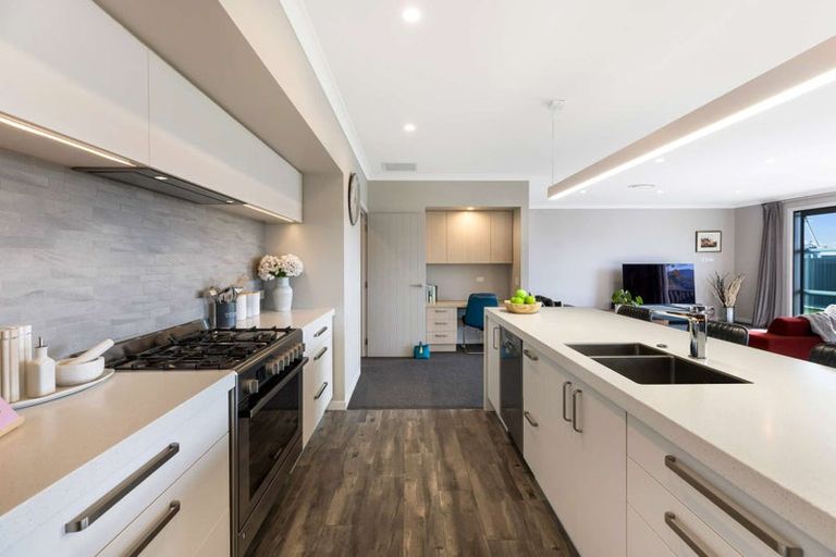 Photo of property in 14 Stowell Drive, Cromwell, 9310