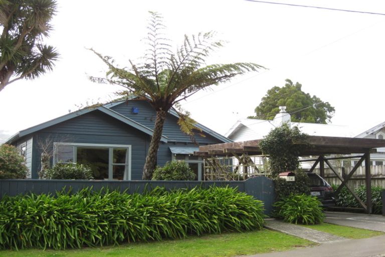 Photo of property in 74 Nottingham Street, Karori, Wellington, 6012