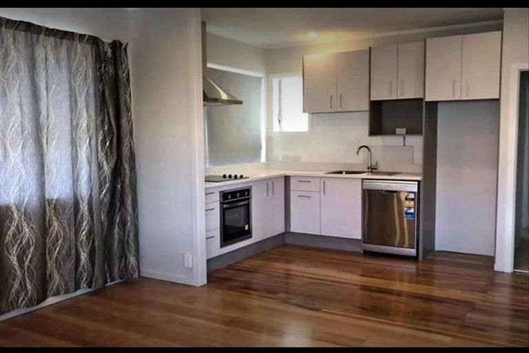 Photo of property in 1/27 Pakuranga Road, Pakuranga, Auckland, 2010