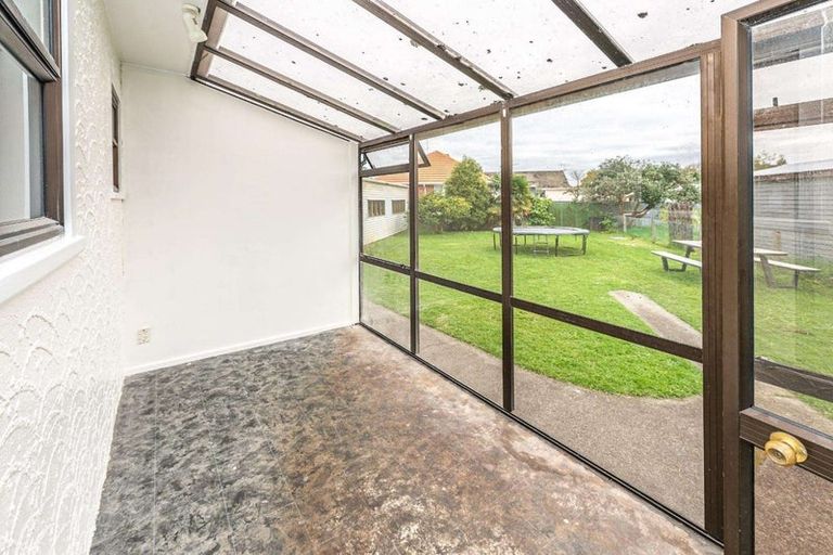 Photo of property in 24 Selwyn Crescent, College Estate, Whanganui, 4500