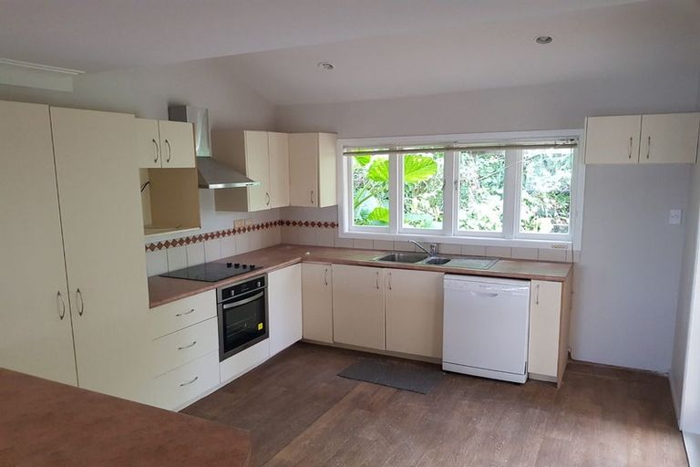 Photo of property in 39 Bayview Road, Browns Bay, Auckland, 0630