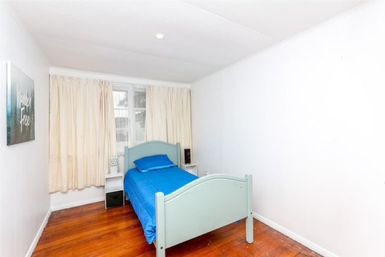 Photo of property in 43 Woodleigh Street, Frankleigh Park, New Plymouth, 4310