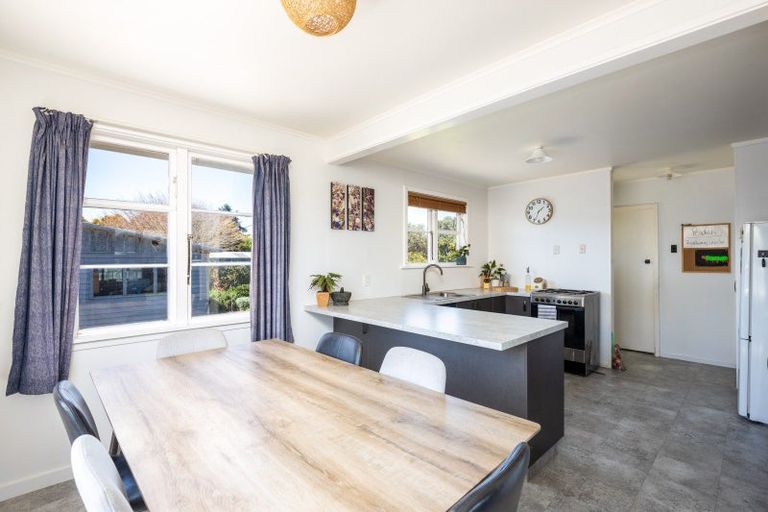 Photo of property in 131 Seaview Road, Westown, New Plymouth, 4310