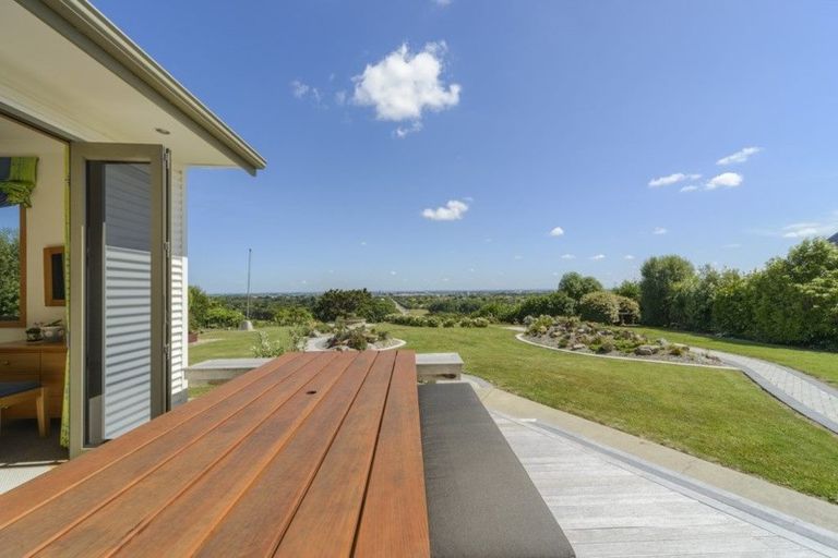 Photo of property in 27 The Strand, Fitzherbert, Palmerston North, 4410