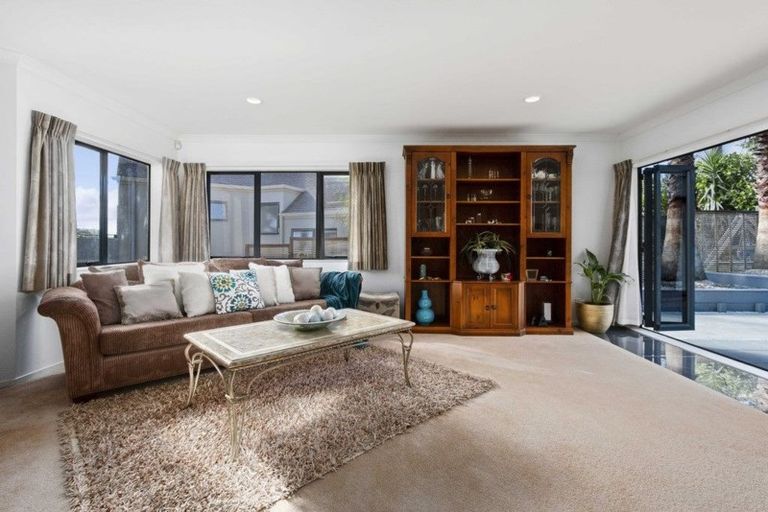 Photo of property in 34 Byblos Place, The Gardens, Auckland, 2105