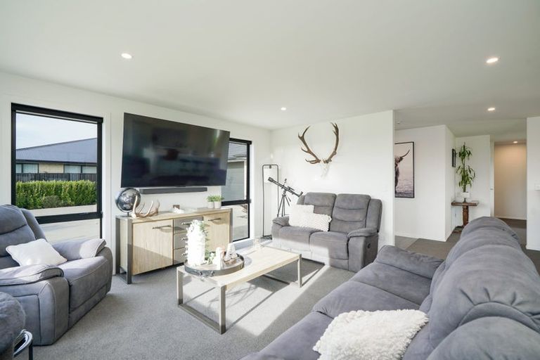 Photo of property in 12 Pegasus Place, Seaward Bush, Invercargill, 9812