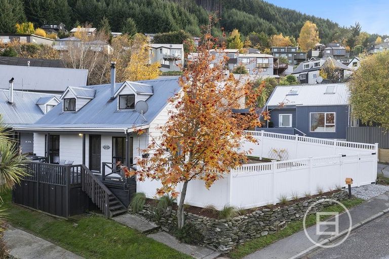 Photo of property in 25a Watts Road, Fernhill, Queenstown, 9300