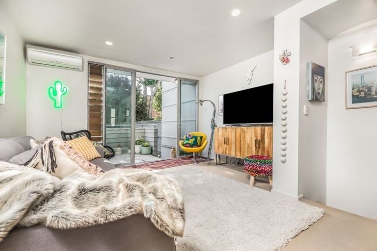 Photo of property in Habitat Apartments, 12/31 Byron Avenue, Takapuna, Auckland, 0622