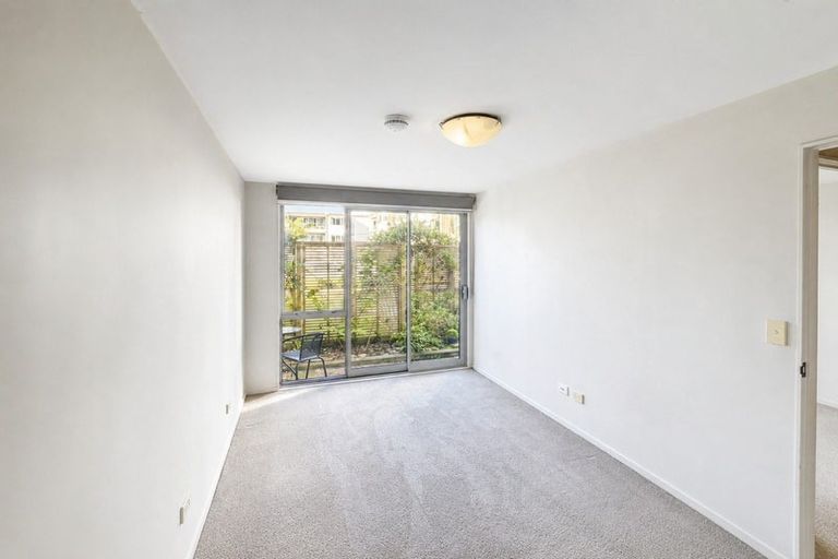 Photo of property in Bay Palms Apartments, 2a/30 Bute Road, Browns Bay, Auckland, 0630