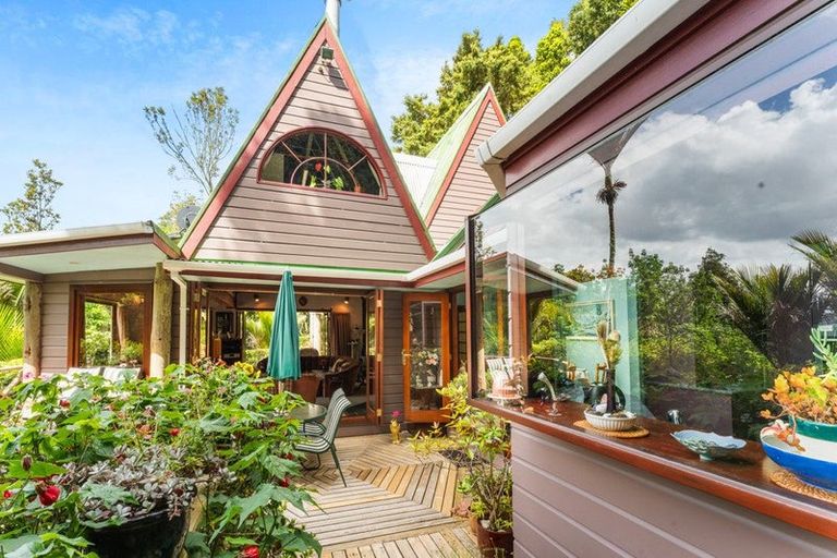 Photo of property in 27a Tane Road, Laingholm, Auckland, 0604