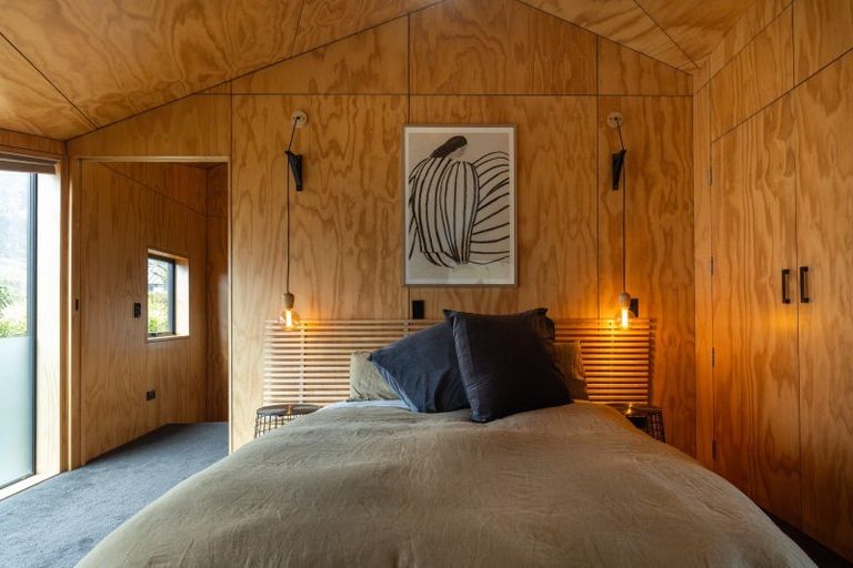 Photo of property in 14 Caithness Court, Jacks Point, Queenstown, 9371