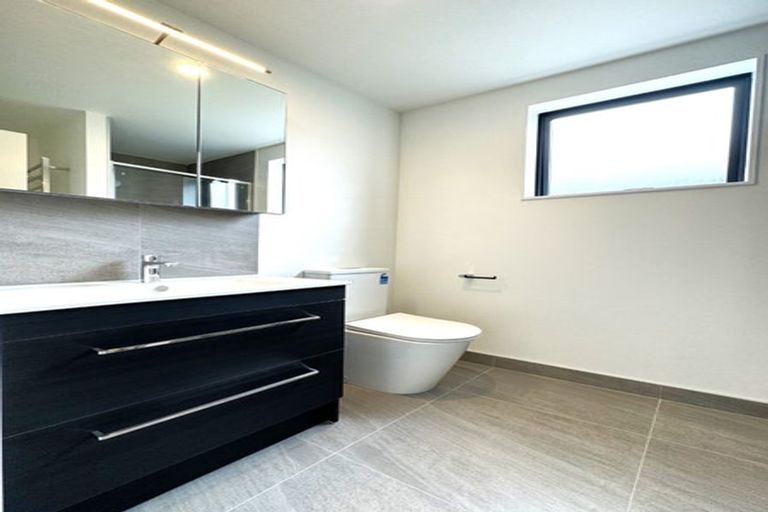Photo of property in 39 Travis View Drive, Fairview Heights, Auckland, 0632