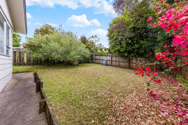 Photo of property in 14a Pokapu Street, Titirangi, Auckland, 0600