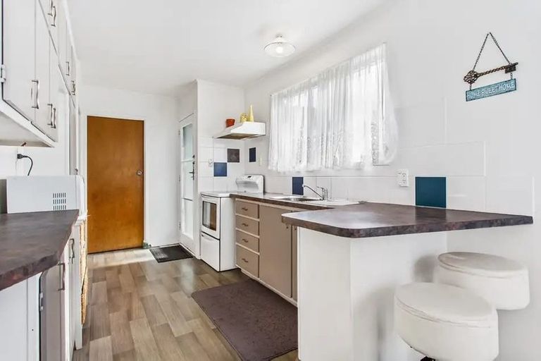 Photo of property in 5 Joshua Place, Weymouth, Auckland, 2103
