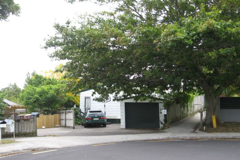Photo of property in 2/6 Phillip Parade, Forrest Hill, Auckland, 0620
