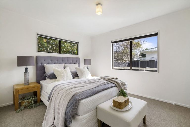 Photo of property in 2/8 Lingfield Street, Glenfield, Auckland, 0629