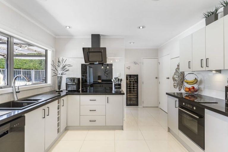 Photo of property in 21 Fratley Avenue, Farm Cove, Auckland, 2012