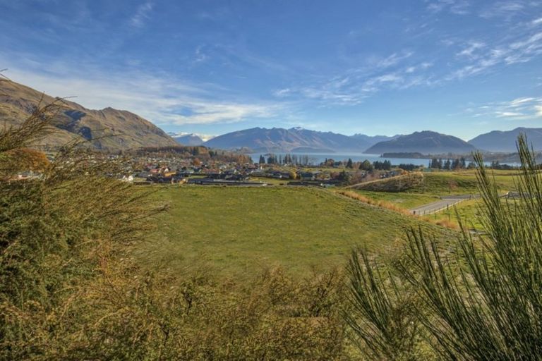 Photo of property in Meadowstone Alpha Series, 32 Sapphire Spring Rise, Wanaka, 9305