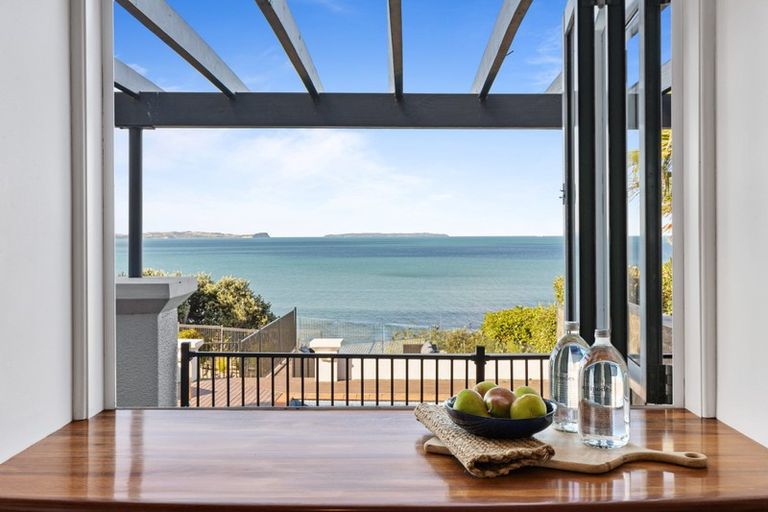 Photo of property in 10 Cliff Road, Torbay, Auckland, 0630