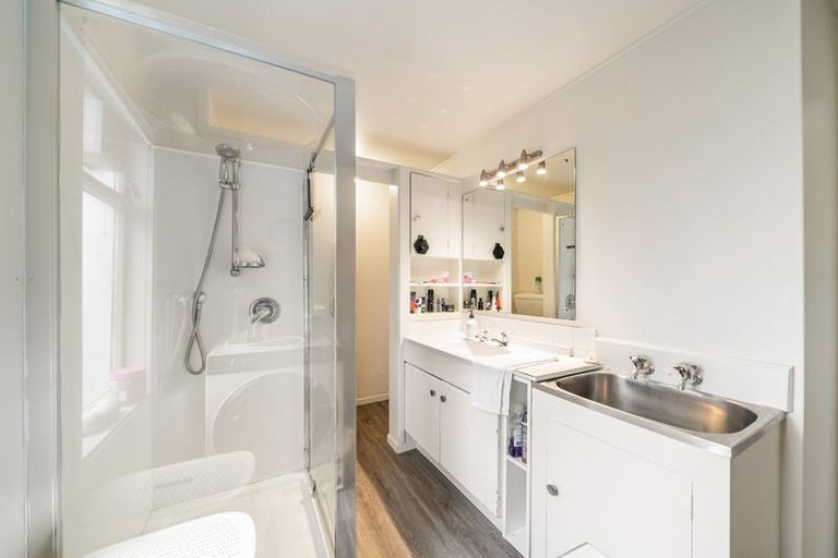 Photo of property in 61b Mortimer Terrace, Brooklyn, Wellington, 6021