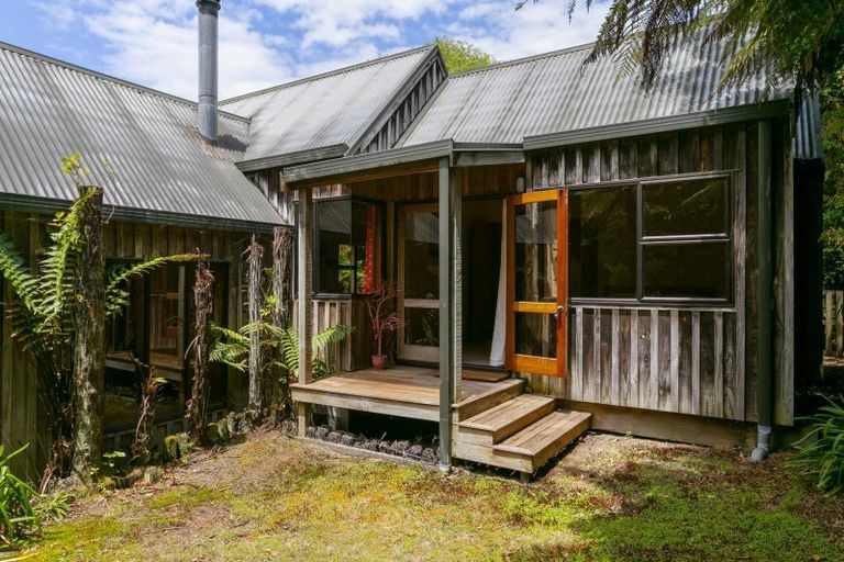 Photo of property in 62 Hauraki Terrace, Pukawa Bay, Turangi, 3381