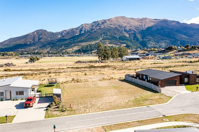 Photo of property in 14 Isthmus Place, Lake Hawea, 9382