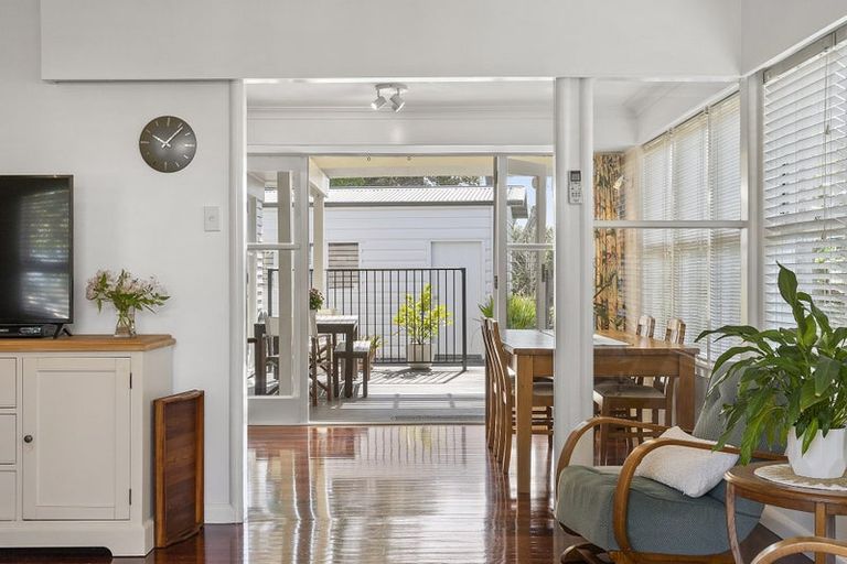 Photo of property in 276c Wairau Road, Glenfield, Auckland, 0627