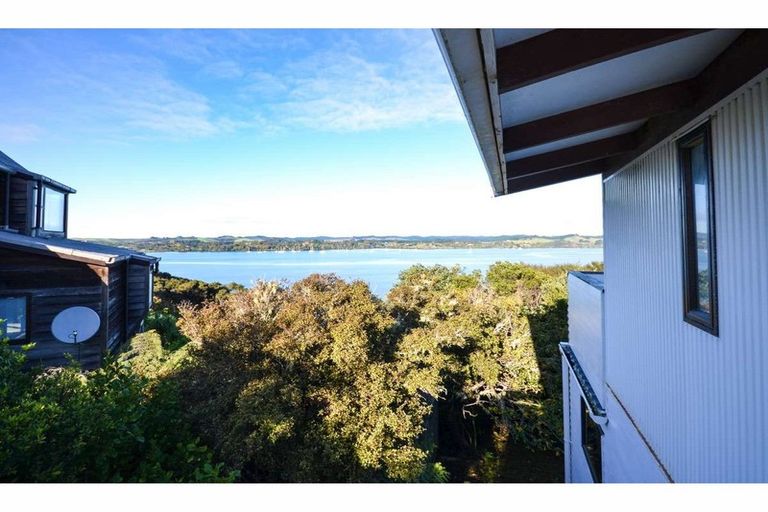Photo of property in 84 Doves Bay Road, Kerikeri, 0294