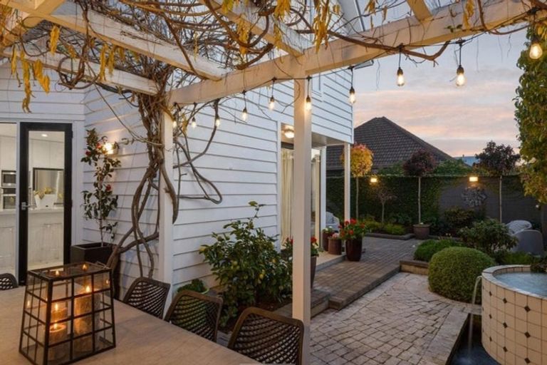 Photo of property in 1/34 Aikmans Road, Merivale, Christchurch, 8014