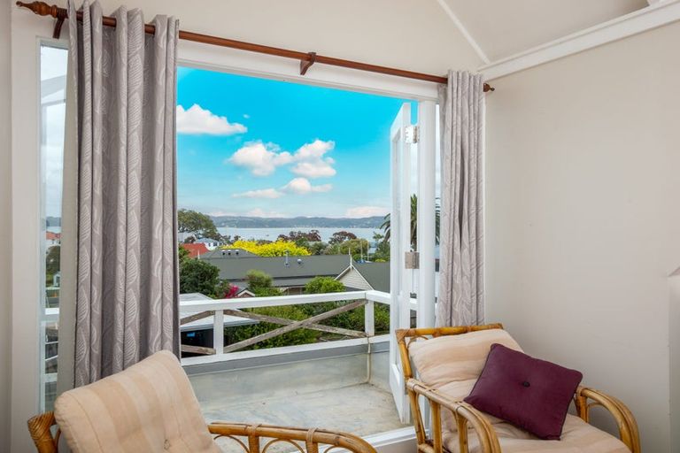 Photo of property in 6 Little Queen Street, Russell, 0202