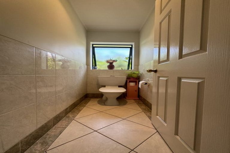 Photo of property in 3 West Fairway, Golflands, Auckland, 2013