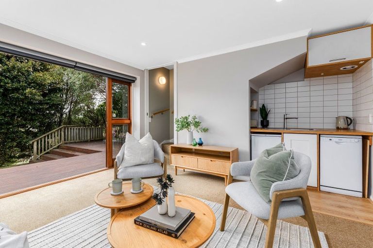 Photo of property in 129 Cockayne Road, Khandallah, Wellington, 6035