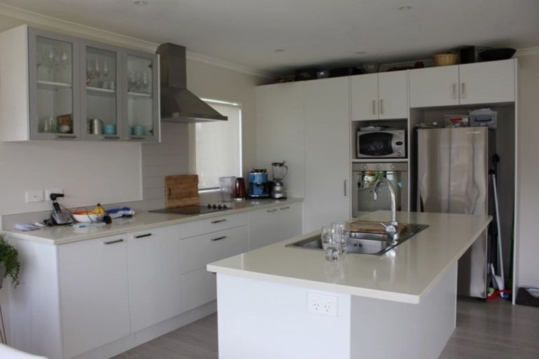 Photo of property in 4 Pohue Avenue, Huapai, Kumeu, 0810