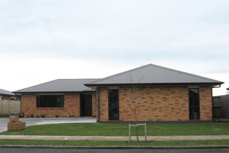 Photo of property in 16 Aldona Place, Fairview Downs, Hamilton, 3214