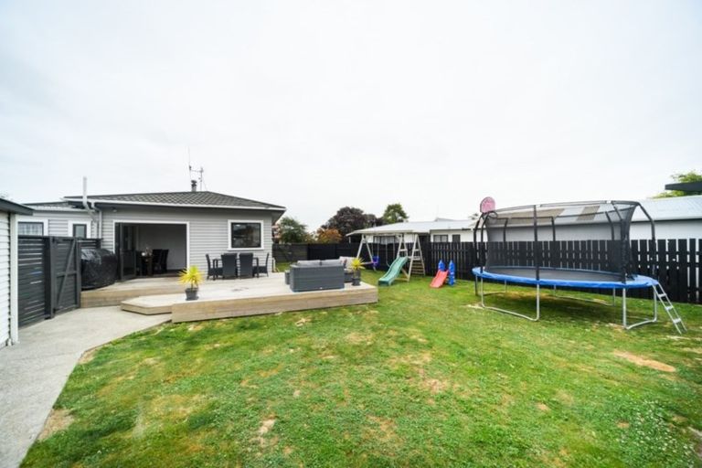 Photo of property in 15 Suzanne Grove, Kelvin Grove, Palmerston North, 4414