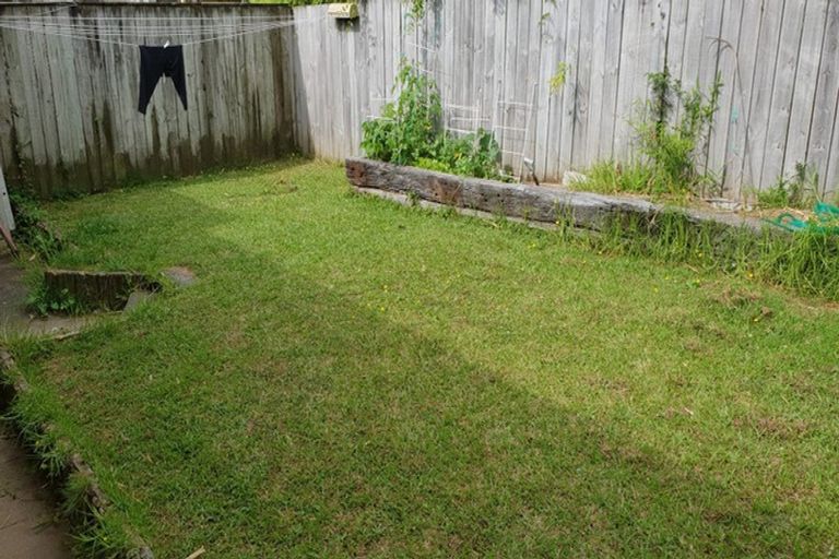 Photo of property in 3/2 Lansdowne Street, Bayswater, Auckland, 0622
