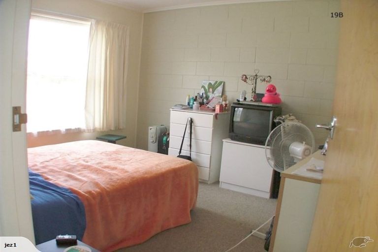 Photo of property in 19a Nutsey Avenue, Northcote, Auckland, 0627