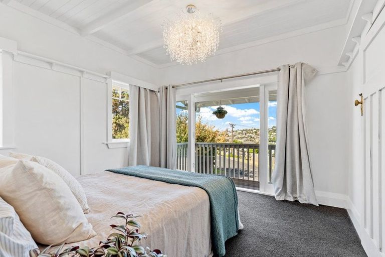 Photo of property in 18 Penton Road, Stanmore Bay, Whangaparaoa, 0932