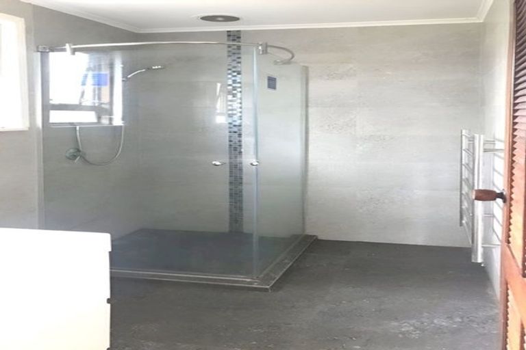 Photo of property in 33 Glenview Road, Glen Eden, Auckland, 0602