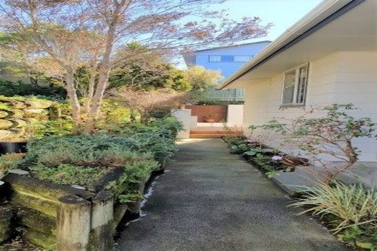Photo of property in 18 Woolwich Close, Whitby, Porirua, 5024