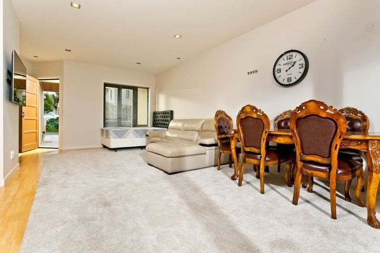 Photo of property in Point Ridge, 19/130 Gills Road, Albany Heights, Auckland, 0632