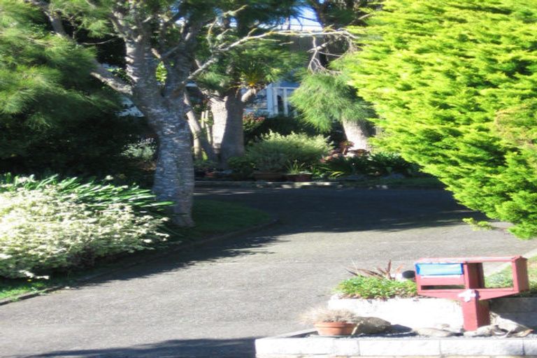 Photo of property in 4 Bronwyn Way, Paparangi, Wellington, 6037